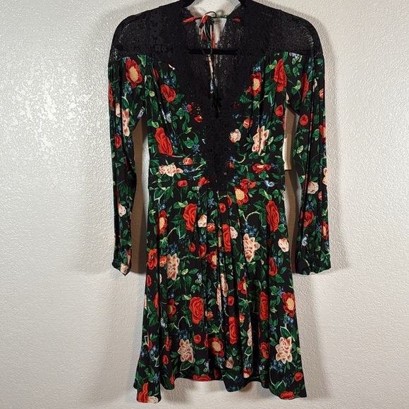 Anthropologie Black Lacy V Neck Dark Floral Butterfly Print Dress Size 2 NWT - Picture 3 of 10